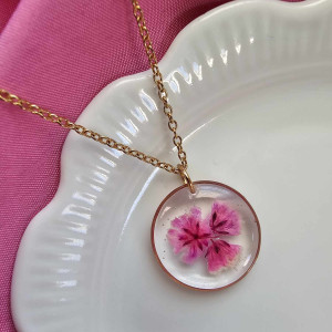 Naszyjnik kółko z różową gipsówką