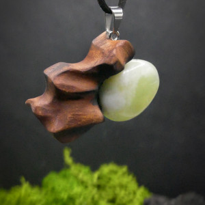 Naszyjnik Wisiorek Jadeit i lipa - pirografia, wood jewellery, drewno