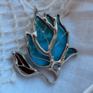 Naszyjnik Witrażowy wisiorek na sznurku „Magnolia”