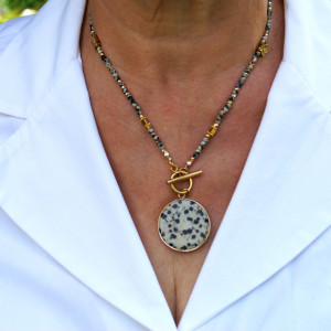 Naszyjnik z jaspisu dalmatyńczyk 3 mm z monetą 30 mm