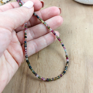 Naszyjnik z kamieni - turmalin kolorowy