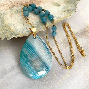 Naszyjnik z kroplą błękitnego agatu c1171