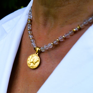 Naszyjnik z kwarcu przezroczystego z zawieszką ze stali