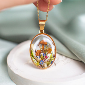 Naszyjnik z leśną kompozycją 06