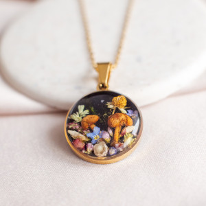 Naszyjnik z leśną kompozycją 07