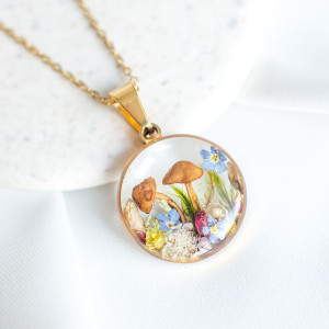 Naszyjnik z leśną kompozycją 08