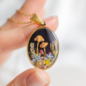 Naszyjnik z leśną kompozycją 09