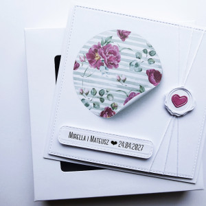 Niebanalna kartka ślubna ręcznie robiona personalizowana różowe kwiaty