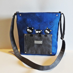 Niebieska dziewczęca torebka listonoszka z kotkami