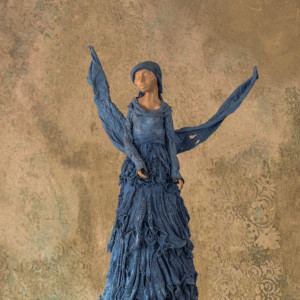 Niebieski Anioł – rzeźba do salonu