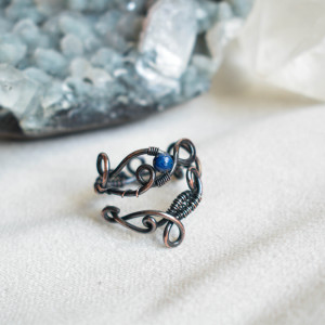 Niebieski ażur - pierścionek z lapis lazuli