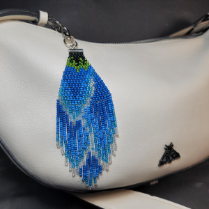 Niebieski kwiat - brelok z frędzli zawieszka chwost do kluczy torebki