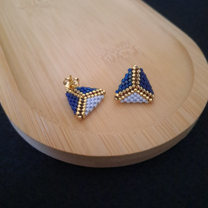 Niebieskie Geometryczne Kolczyki z Koralików na Sztyfcie