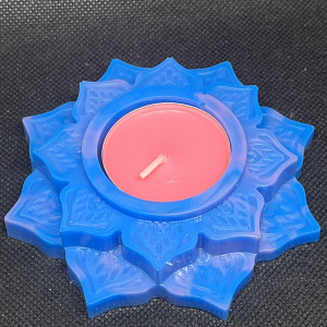 Niebiesko różowy świecznik z żywicy epoksydowej