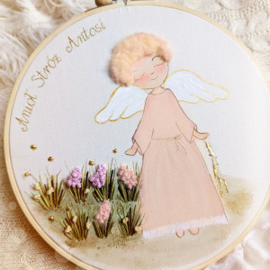 Obrazek z aniołem stróżem na haftowanej łące, pamiątka