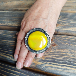 Okazały Słoneczno żółty regulowany witrażowy pierścionek