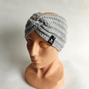 Opaska ręcznie robiona na drutach, jasna szara.