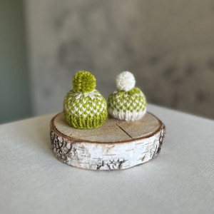 Ozdoba choinkowa, mini-czapeczka, limonkowe - zestaw 2 szt