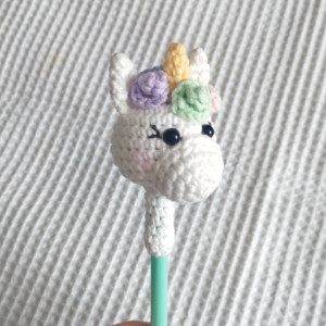 ozdoba na ołówek jednorożec