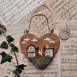 Ozdobne serce z domkami