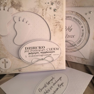 Pamiątka Chrztu Świętego w eleganckim zestawie.