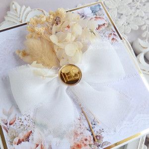 Pamiątka komunijna w drewnianym pudełku 612