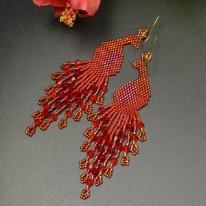 Pawie czerwone, kolczyki z frędzlami, beading