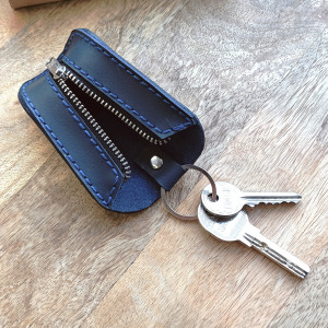 Personalizowane skórzane  etui na klucze z grawerem imienia inicjałów