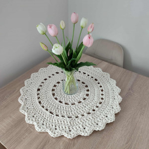 Podkładka szydełkowa ze sznurka na stolik  55cm