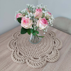 Podkładka ze sznurka szydełkowa na stolik 50cm