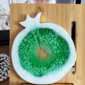 Podstawka na biżuterię / wizytówki / z żywicy „Granat”