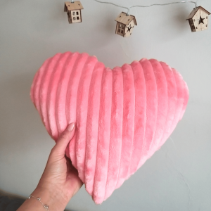 Poduszka dekoracyjna delikatne Różowe serce.