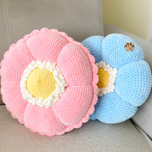 Poduszka dekoracyjna kwiatek