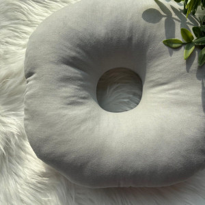 Poduszka do Piercingu Ucha Z Otworem Na Gojenie Helix szara