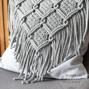 Poduszka makrama „Karo” - kolor jasny szary