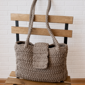 Pojemna torebka na ramię,prostokątna damska torebka zapinana.