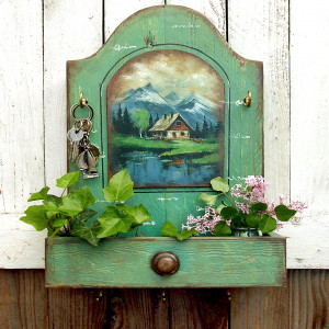 Półeczka, organizer z wieszaczkami i malowanym pejzażem