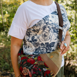 Półokrągła torebka z upcyklingu - jesienny ogród