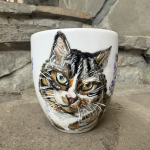 Porcelanowy kubek ręcznie malowany- Kot w kocimiętce