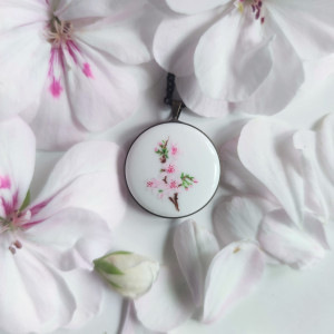 Porcelanowy naszyjnik kwiaty wiśni, sakura