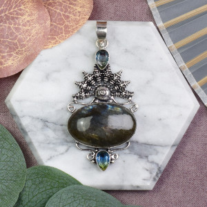 Posrebrzany miedziany ozdobny wisiorek z muszlami, labradorytem #600