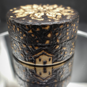 Pudełko na biżuterię z wypalanym wzorem - gwiazda betlejemska - drewno