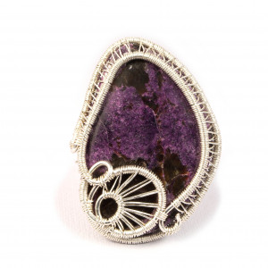 Purpuryt, srebrny pierścionek z purpurytem.