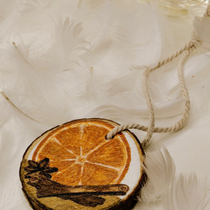 Ręcznie malowana retro bombka drewniana na choinkę