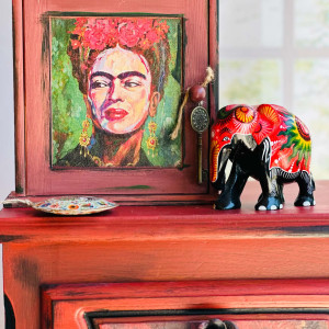Ręcznie malowana szafka na klucze, Frida Kahlo, prezent, kwiaty