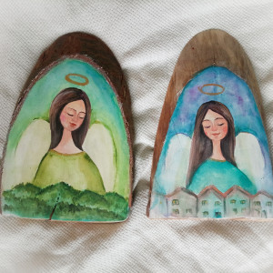 Ręcznie malowane anioły na drewnie