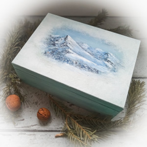 Ręcznie malowane pudełko / herbaciarka z górami