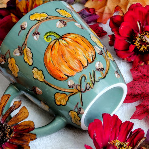Ręcznie malowany jesienny kubek. Kubek dynia, liście i żołędzie