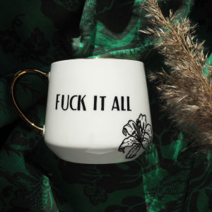 Ręcznie malowany kubek z napisem LILIA