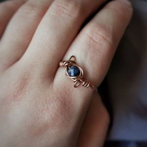 Regulowany pierścionek z lapis lazuli